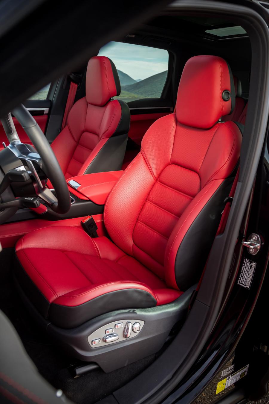  Porsche Cayenne S 2015 года  (US) (фото 7 из 9)